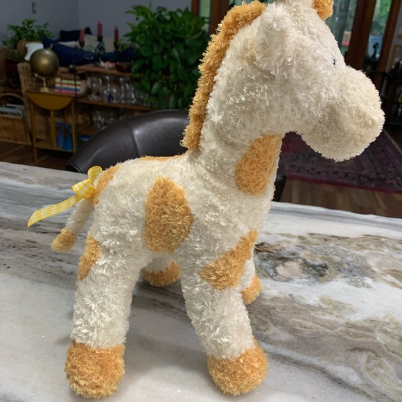 Douglas The Cuddle Toy Musical Giraffe - Picture 2 of 7